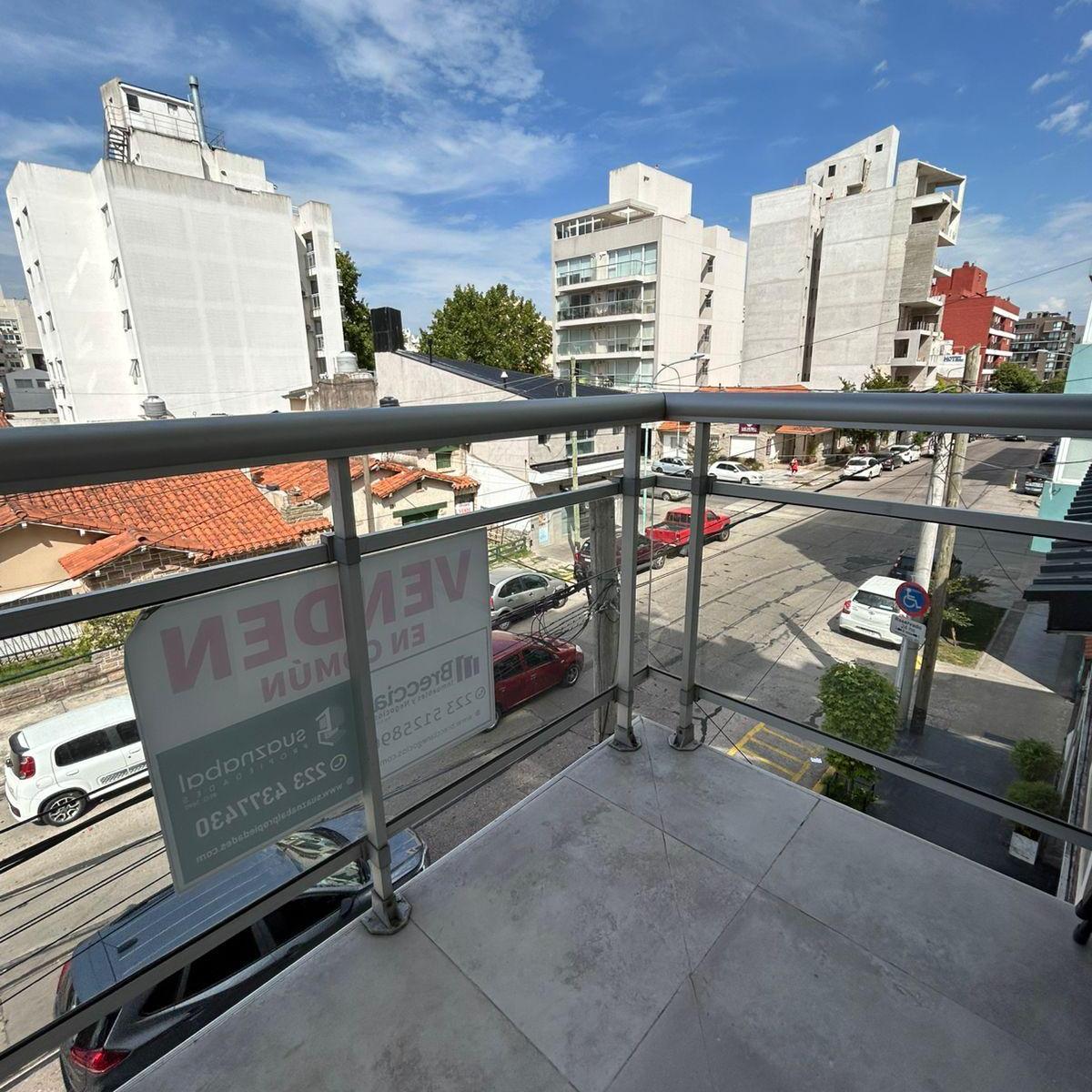 Excelente semipiso 3 ambientes a la calle con cochera - Paseo aldrey