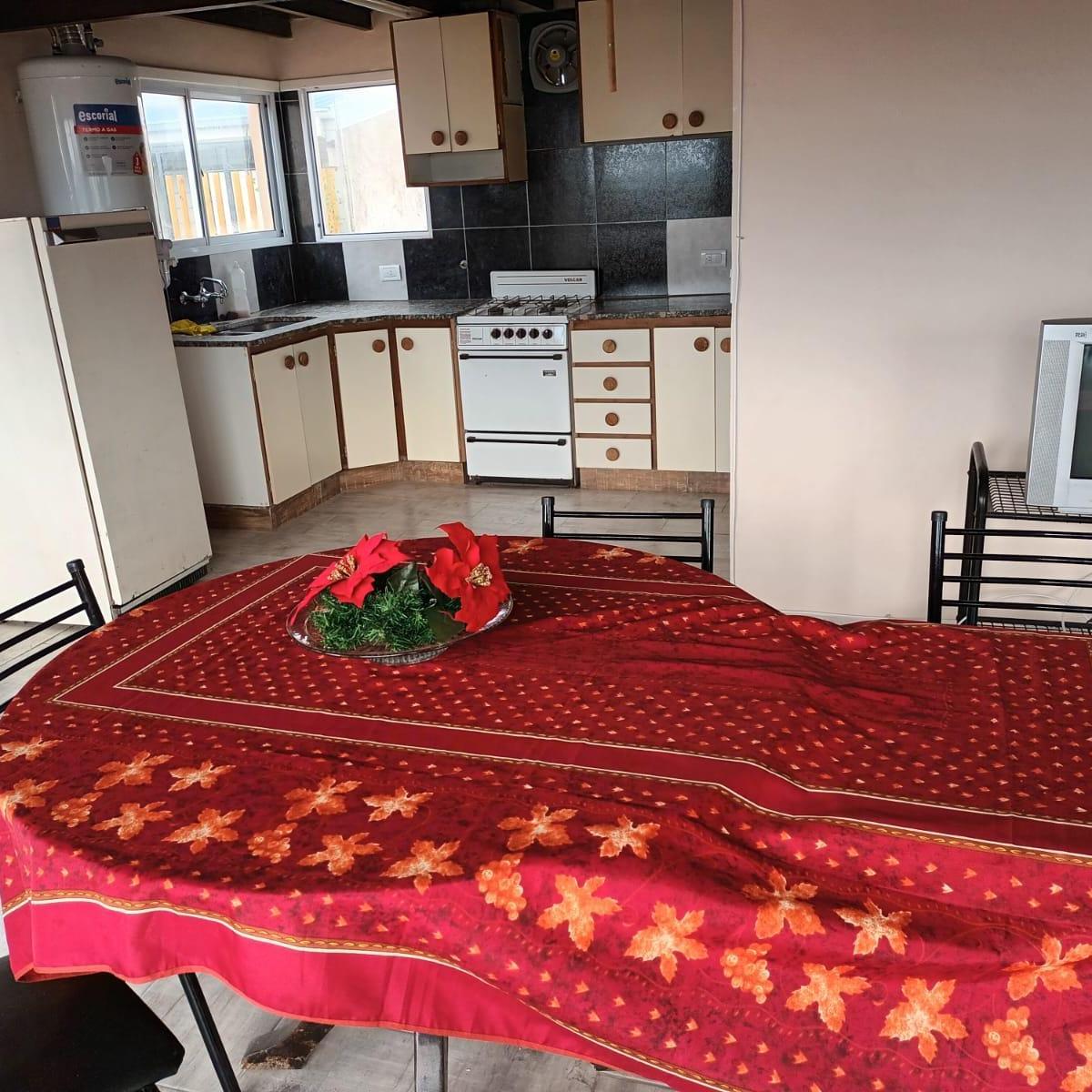 VENTA DE CASA PH EN FELIX U. CAMET (apto credito)