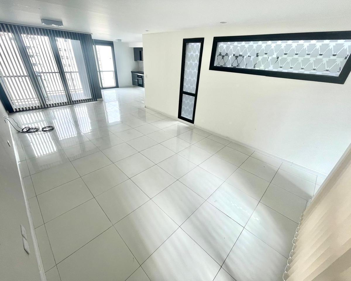 Departamento en Venta de 3 Ambientes C/ Cochera en Área Centro 3