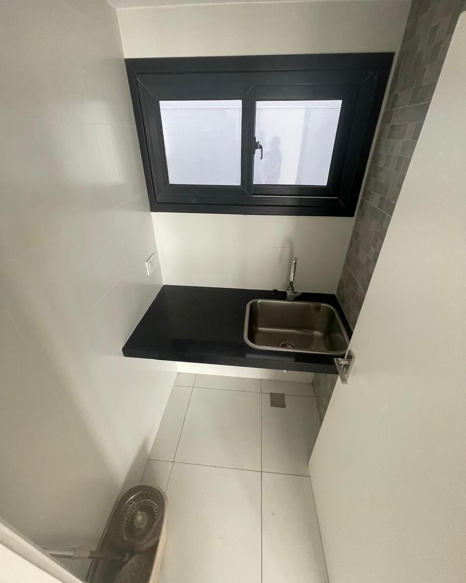 Foto de Departamento en venta de 3 ambientes c/ cochera en Área Centro, imagen 2