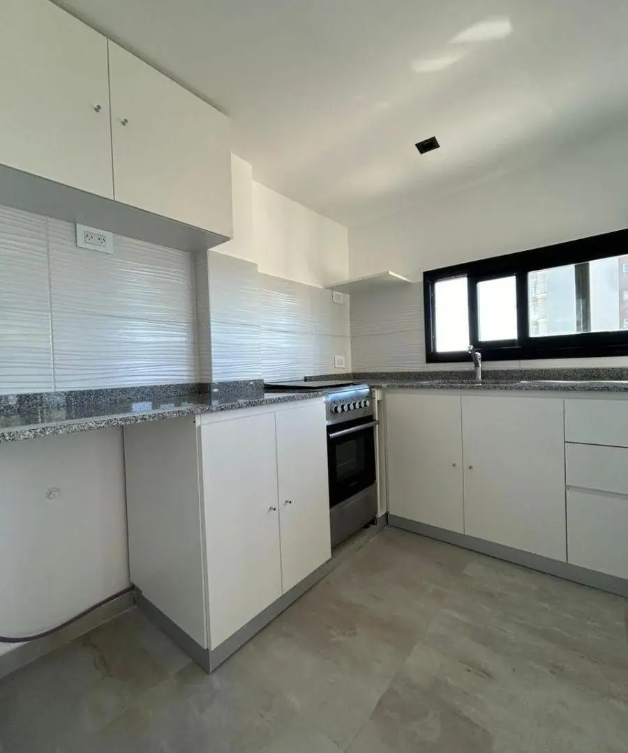 Venta departamento 2 ambientes con cochera doble frente al mar 5