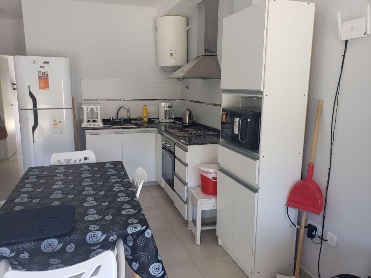 Foto de alquiler estudiantil 2 ambientes c/ cochera en Punta Mogotes, imagen 4