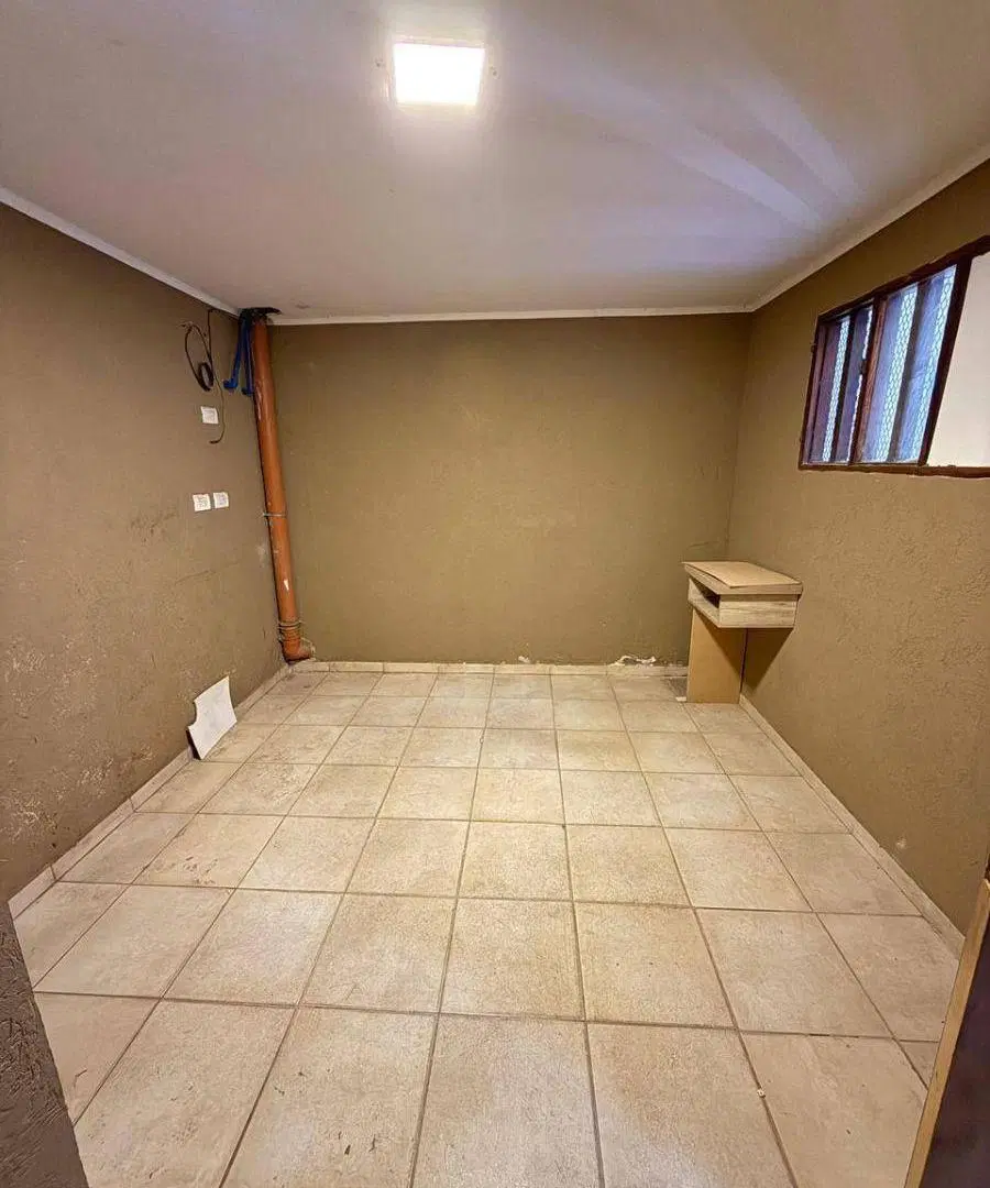 Galpón en alquiler de 280m2 ubicado en Barrio El Martillo 3