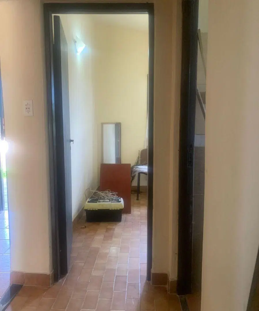 Casa en venta c/ cochera en Santa Elena 3