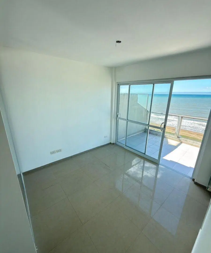 Departamento en venta 2 ambientes frente al mar 4