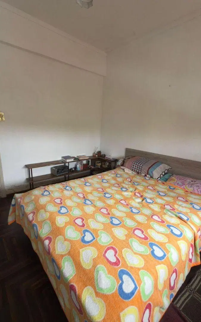 Departamento en venta c/ cochera en La Perla 5