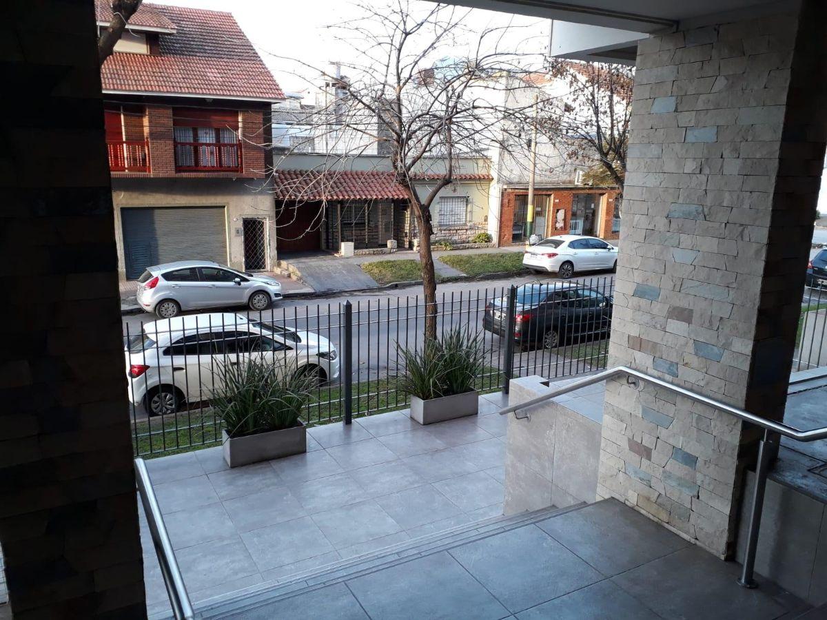 Departamento en venta c/ cochera en Las Avenidas