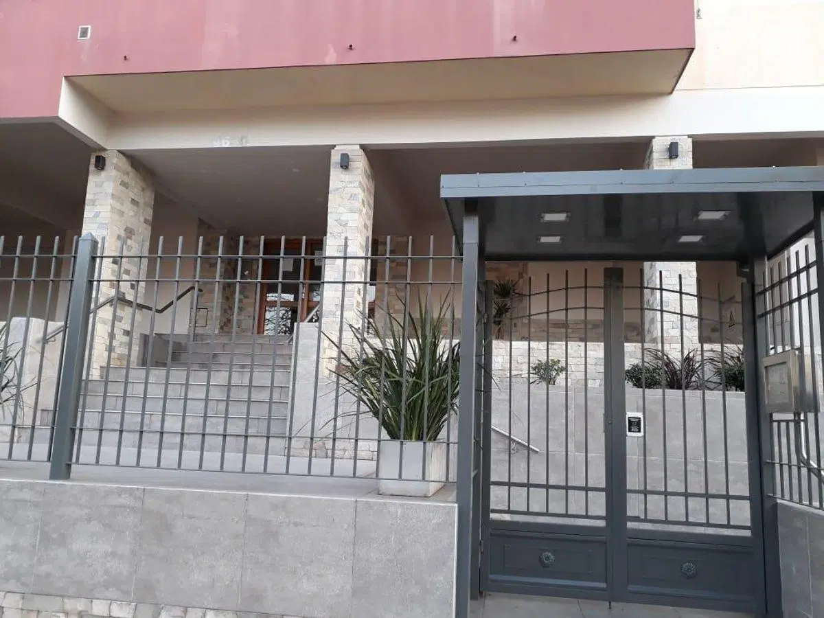 Departamento en venta c/ cochera en Las Avenidas 4