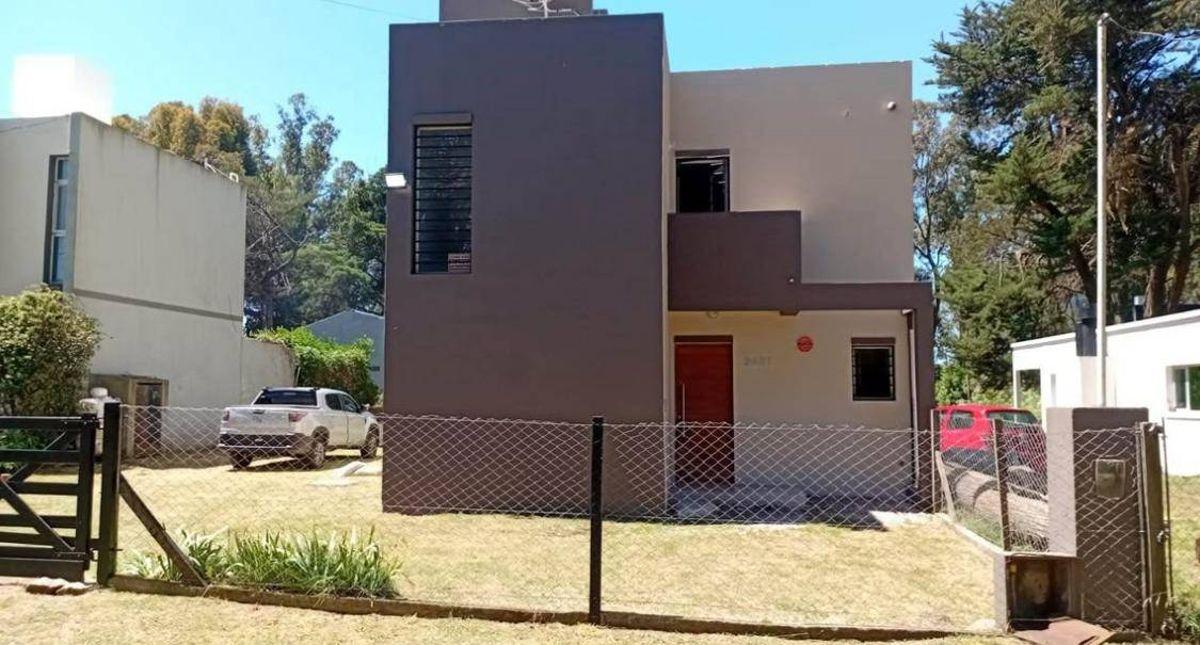 CHALET MODERNO EN VENTA EN DOS PLANTAS EN LOS ACANTILADOS