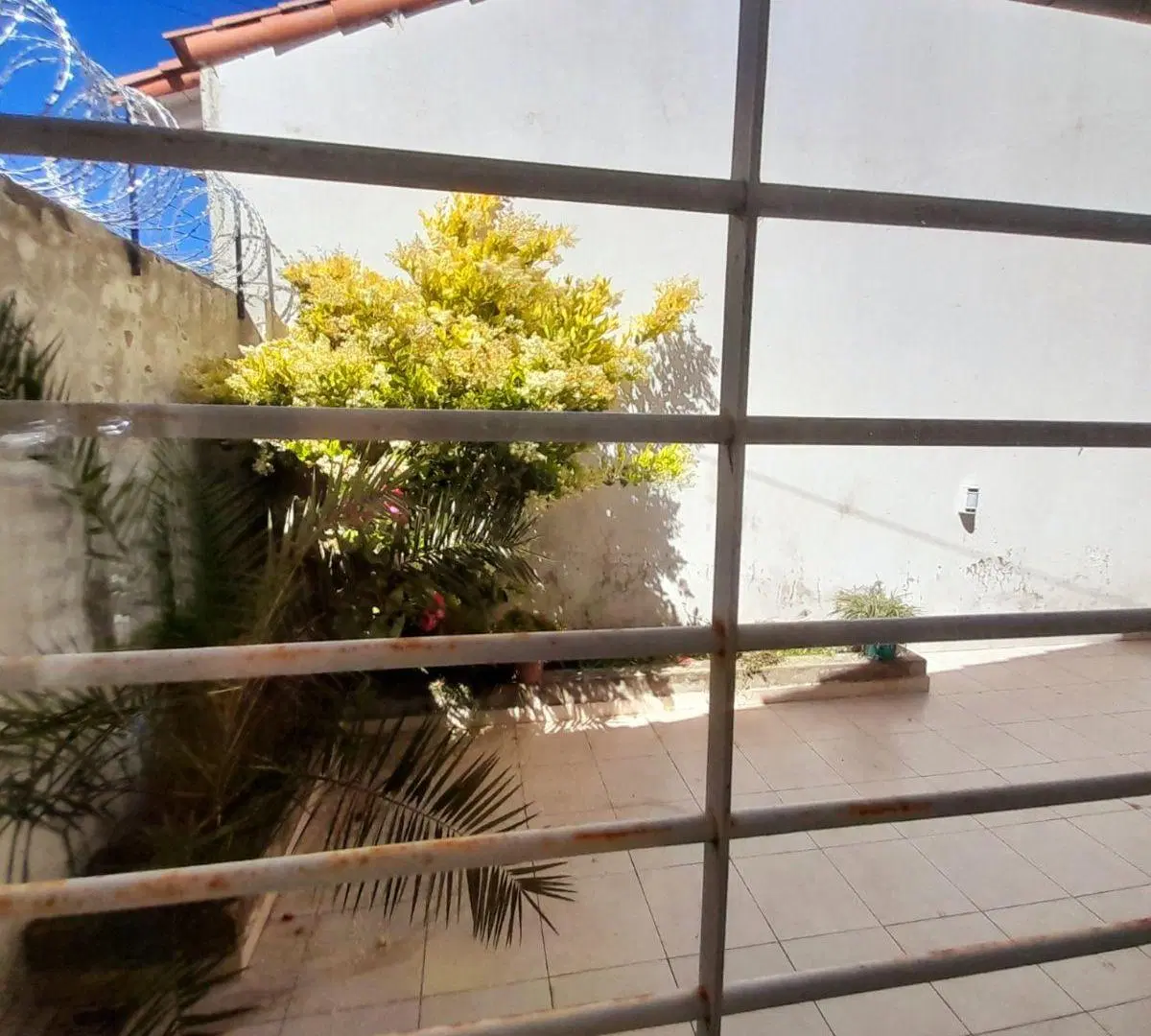 EN ALQUILER | CHALET 4 AMBIENTES EN ESQUINA CON GARAGE Y QUINCHO 3