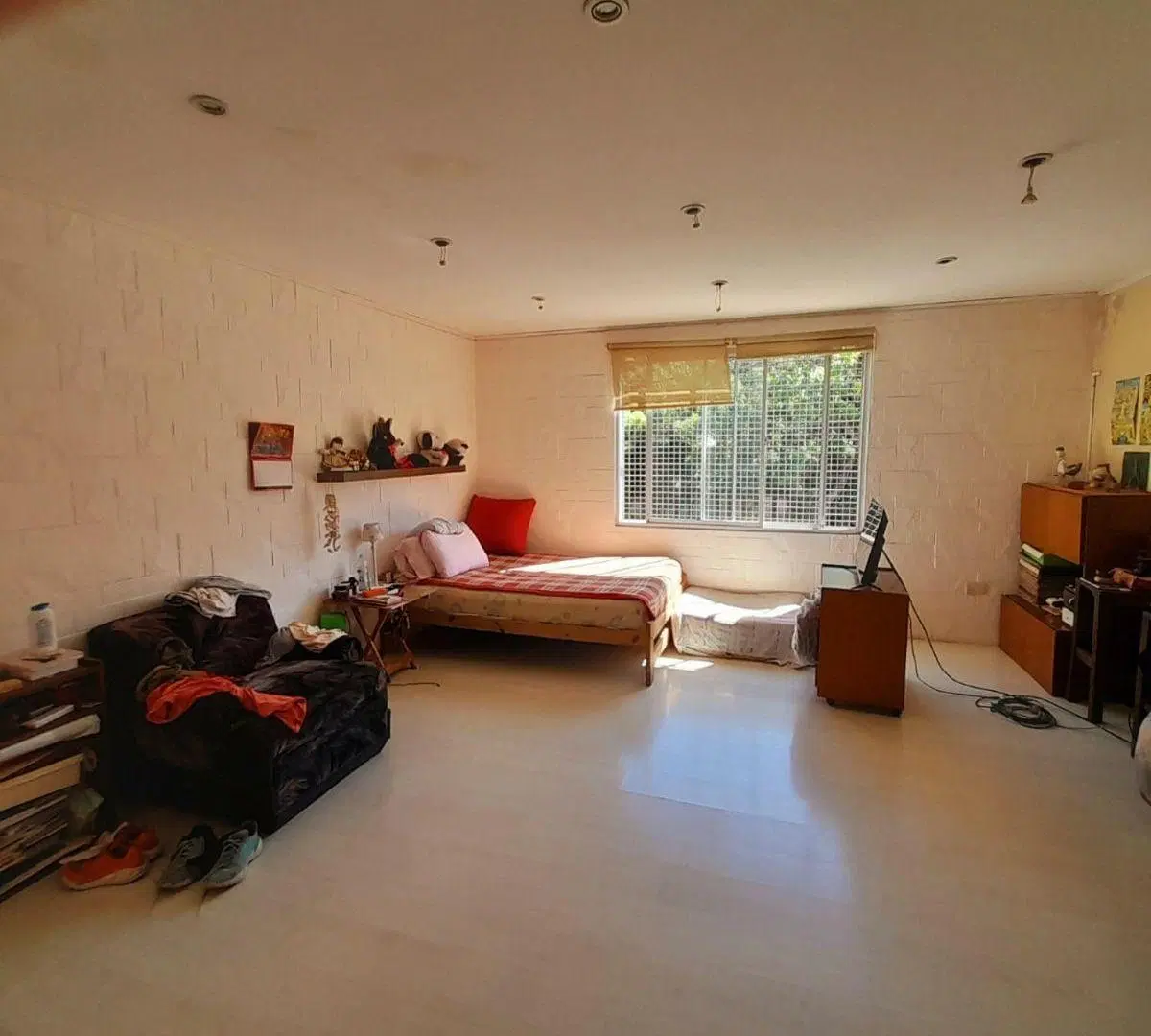 EN ALQUILER | CHALET 4 AMBIENTES EN ESQUINA CON GARAGE Y QUINCHO 4