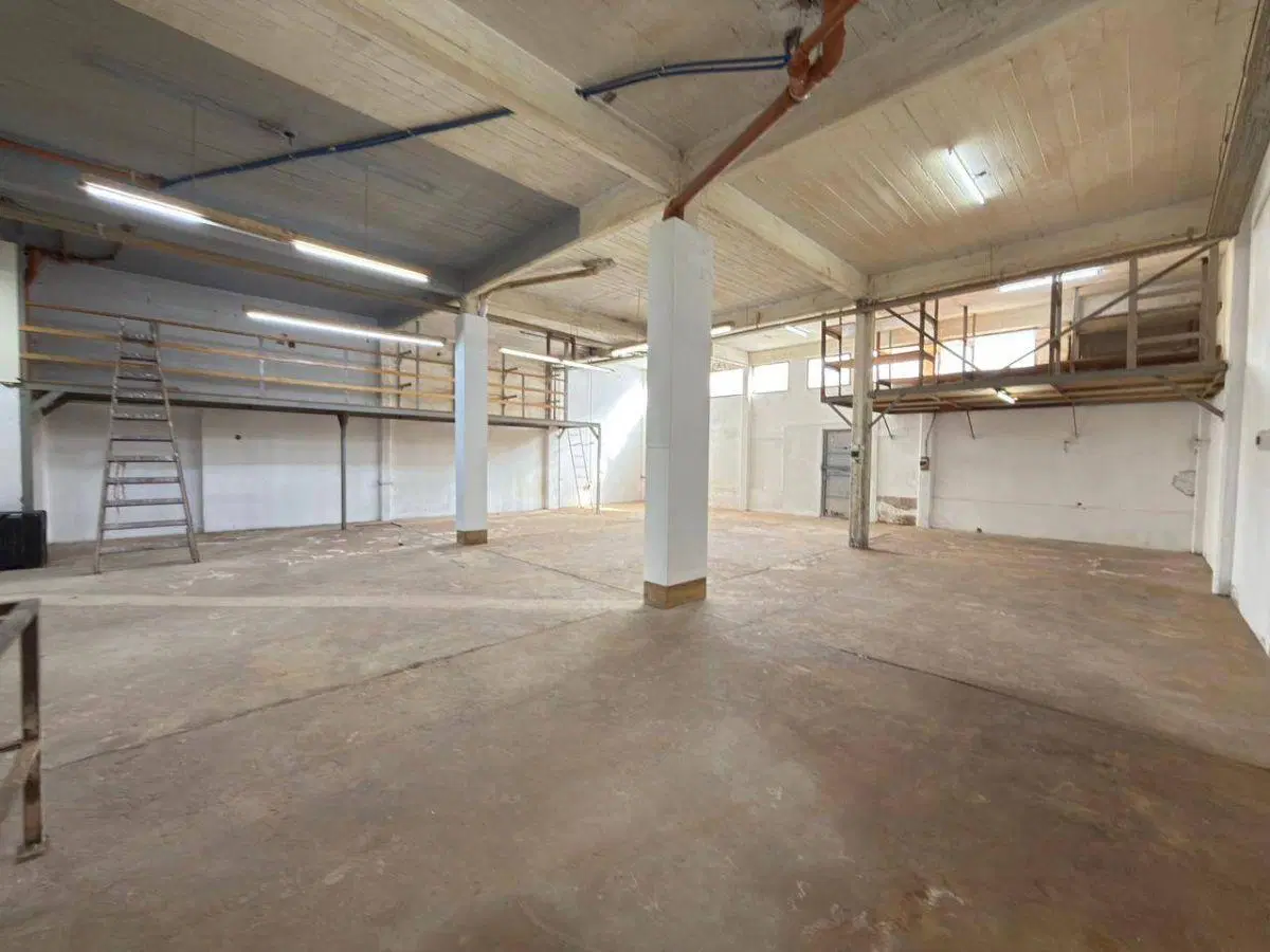 Galpón en alquiler de 300m2 ubicado en Barrio Santa Rita 3