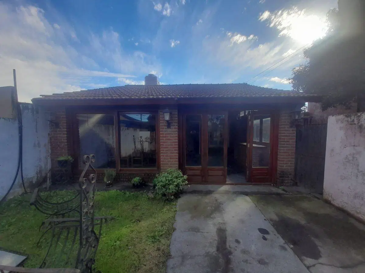 ALQUILER: PH de 3 Ambientes con Cochera, Patio y Quincho – Zona Constitución 3