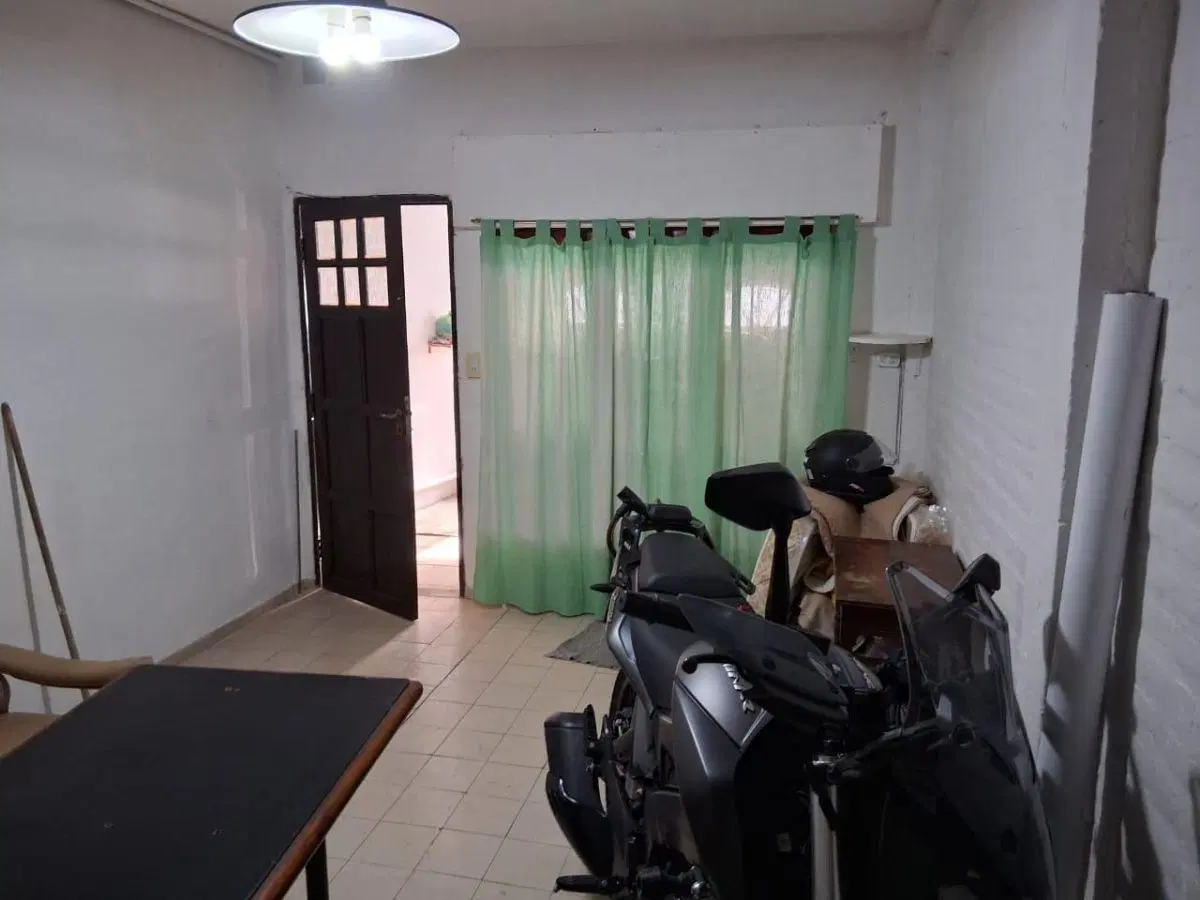 Casa en alquiler c/ cochera en Barrio López de Gomara 1