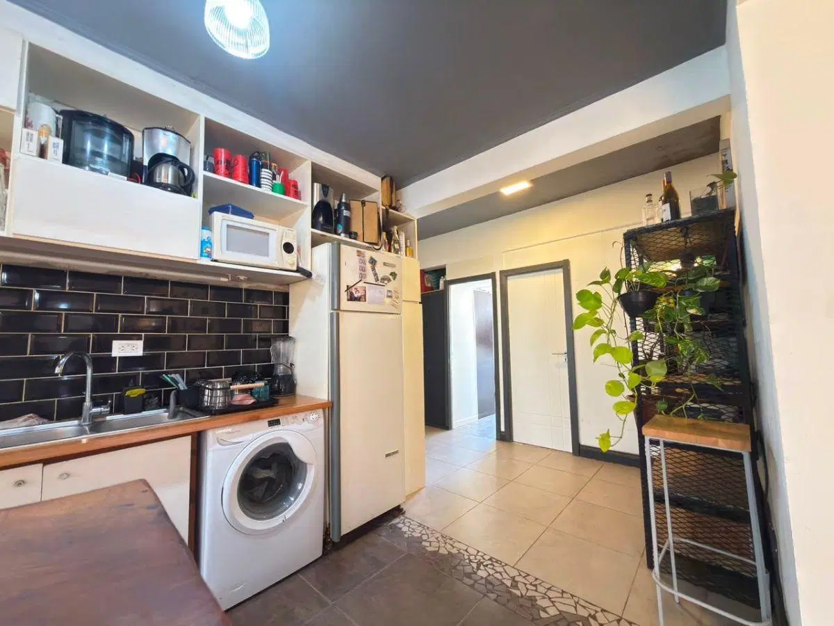 Departamento de 4 Ambientes al Frente con Balcón Aterrazado – Centro 3