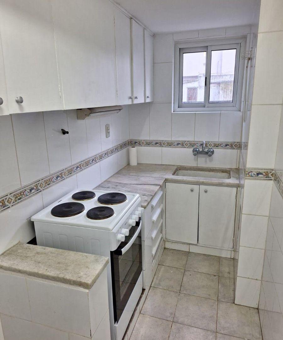 Foto de ALQUILER: Excelente 2 Ambientes al Frente con Balcón – Zona Aldrey, imagen 5