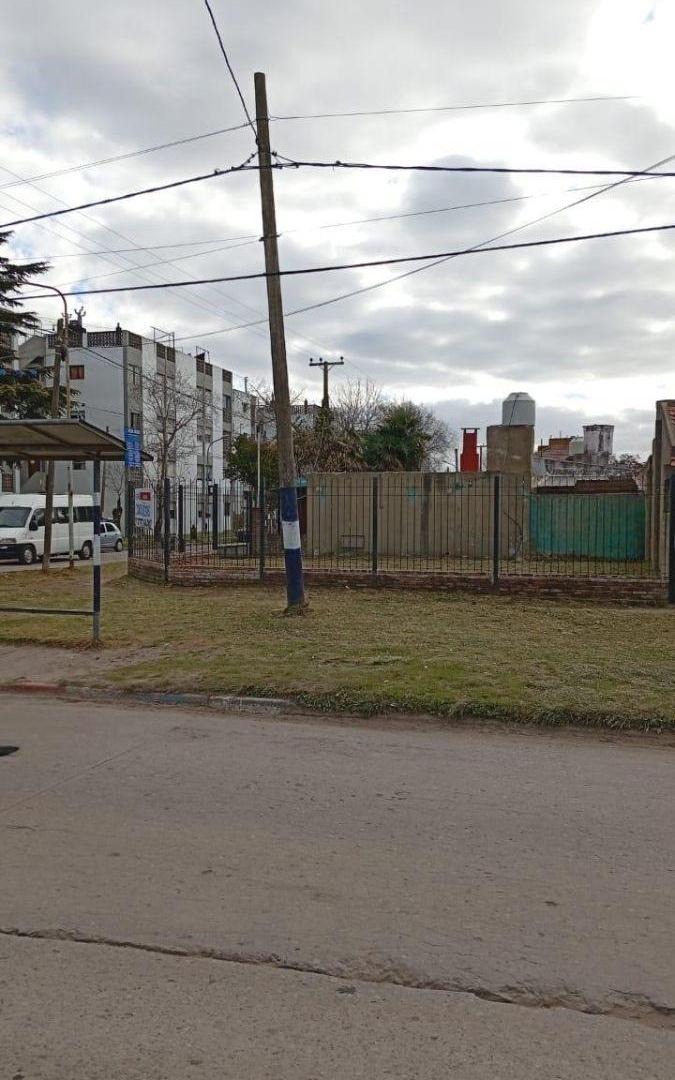 Foto de Terreno / Lote en venta de 198m2 ubicado en Barrio Aeroparque, imagen 2