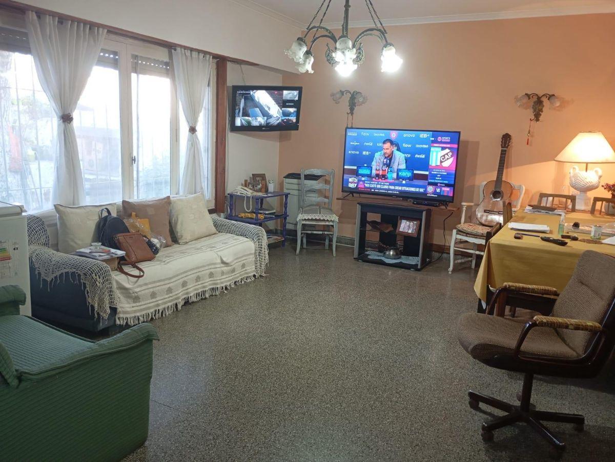 Foto de PH en venta de 2 dormitorios c/ cochera en Regional, imagen 3