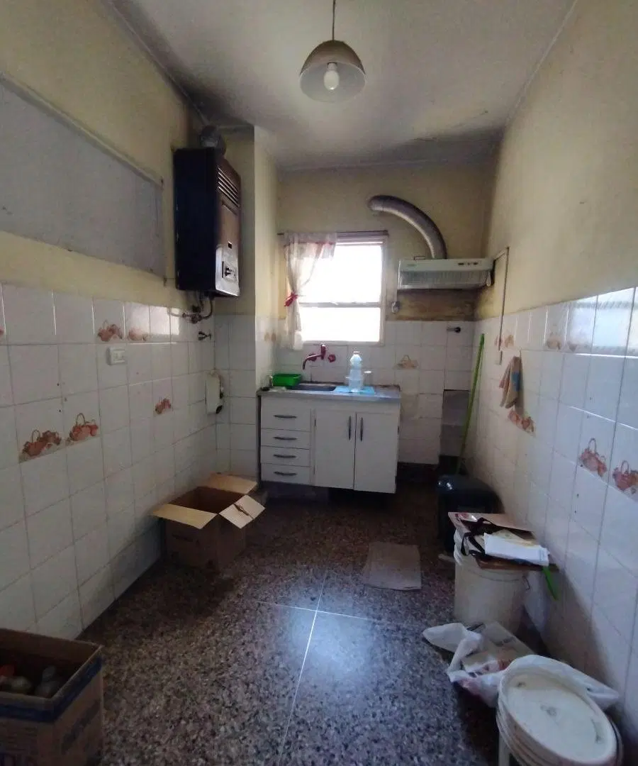 PH 3 AMBIENTES A RECICLAR - LAVADERO - SUPER LUMINOSO - BAJAS EXPENSAS - VENTA - SAN CRISTOBAL 8