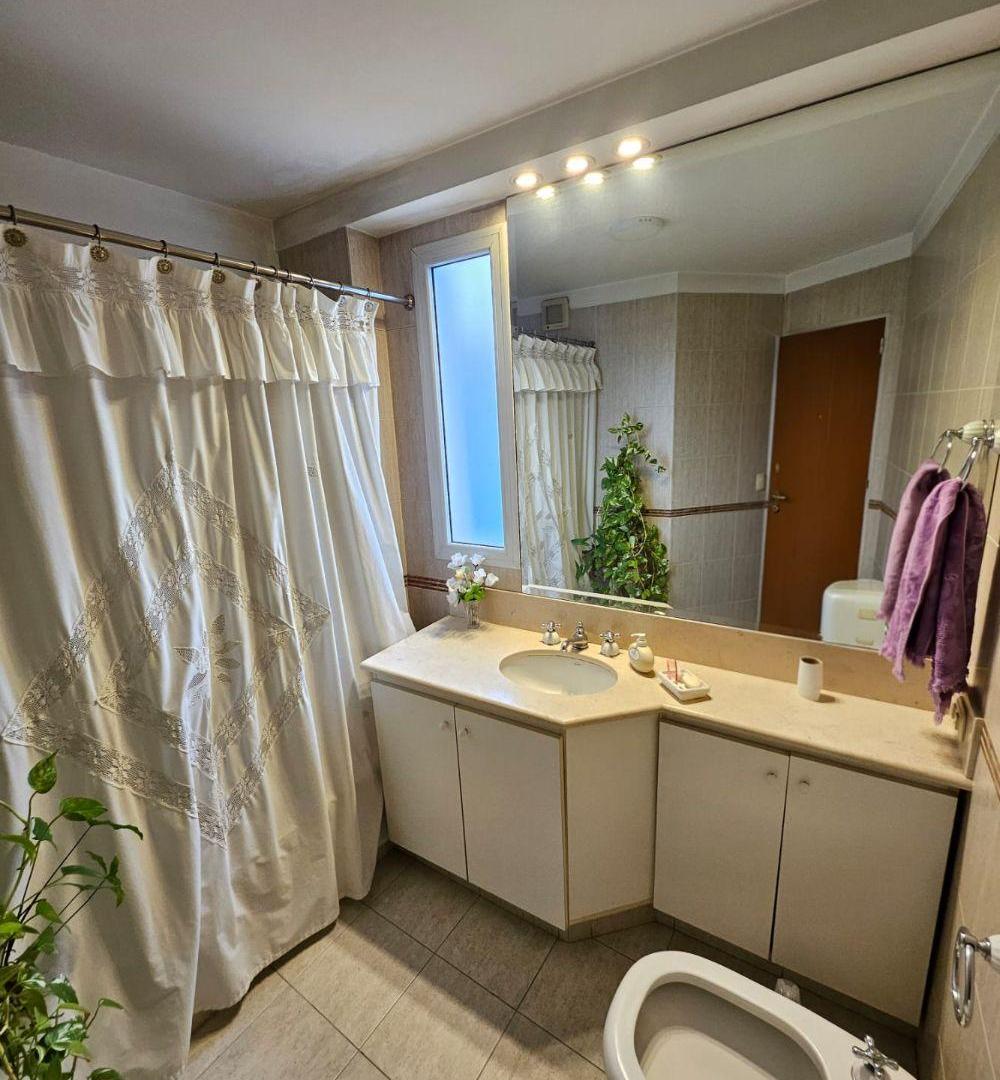 Foto de EXCELENTE PISO DE 3 AMB - BALCON - SUPER LUMINOSO - TOILETTE- VENTA - PALERMO, imagen 2