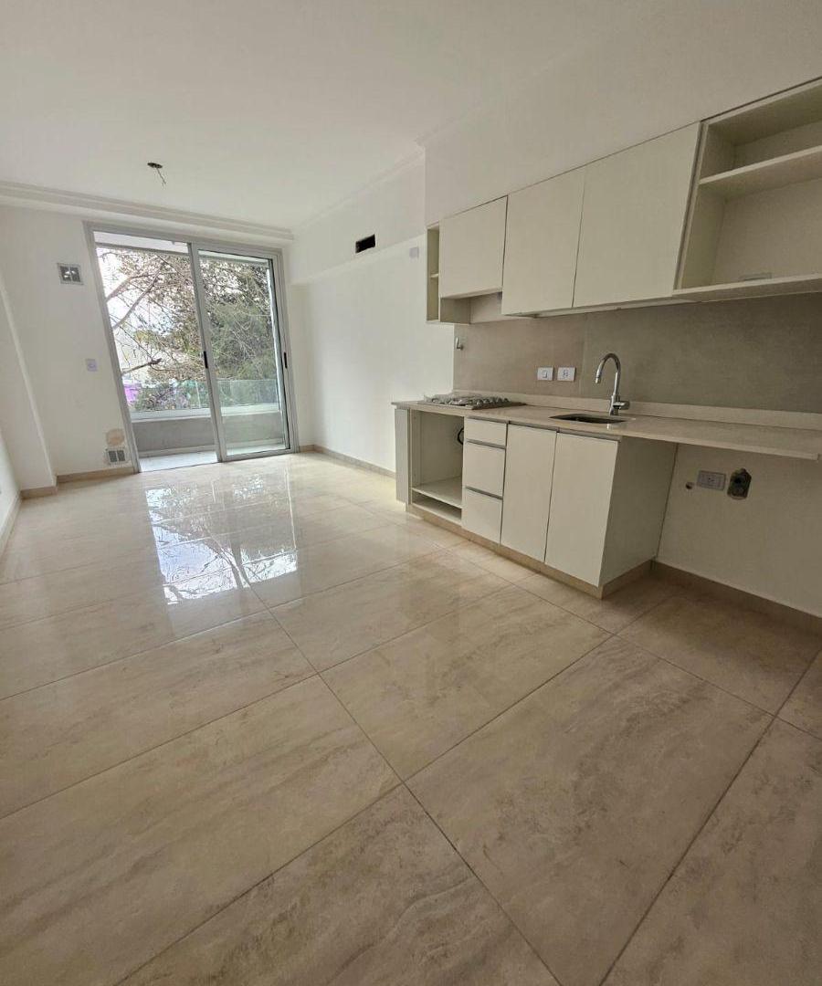 Foto de EXCELENTE MONOAMBIENTE EN ALQUILER EN EL CENTRO DE VILLA LUGANO A, imagen 2
