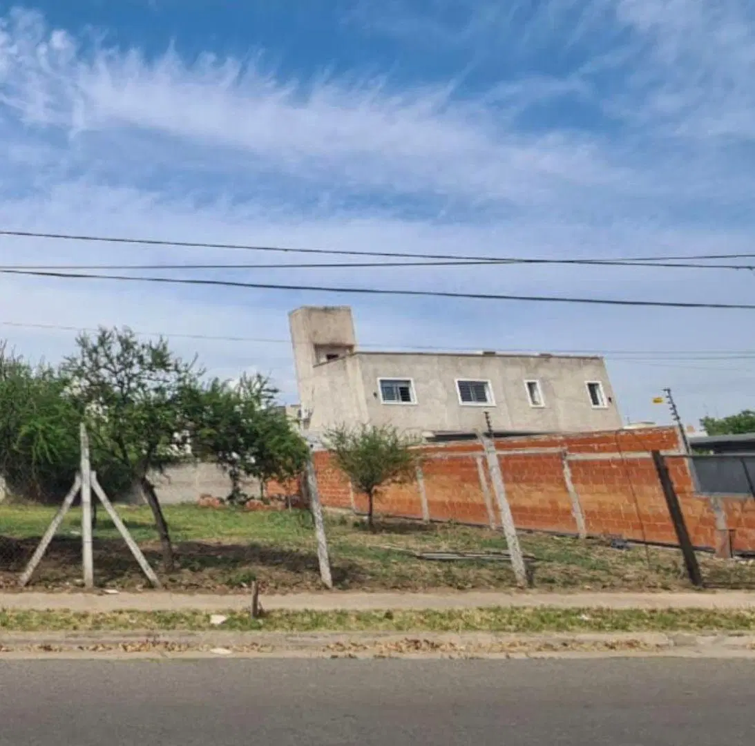 Lote apto duplex Nuevo poeta Lugones 3