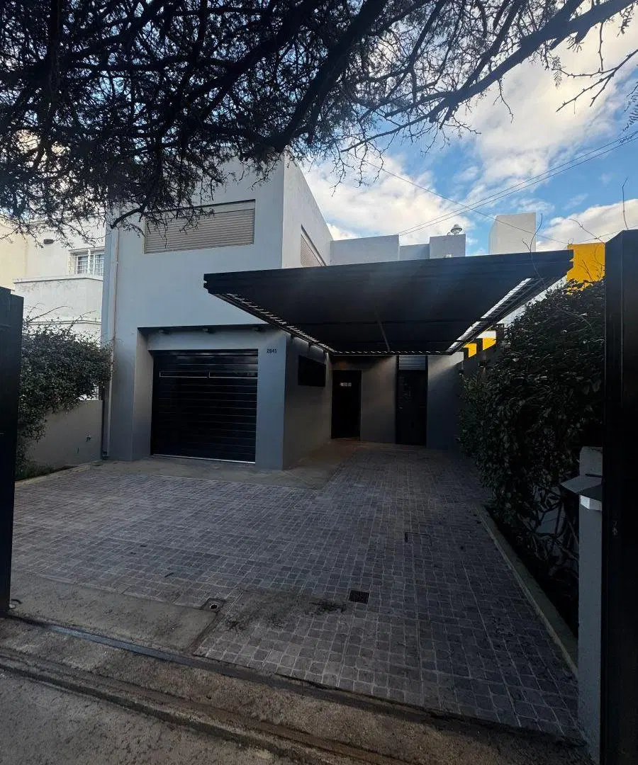 Duplex en Nuevo Poeta Lugones con 180 m2 y 3 dormitorios con pileta en alquiler 2