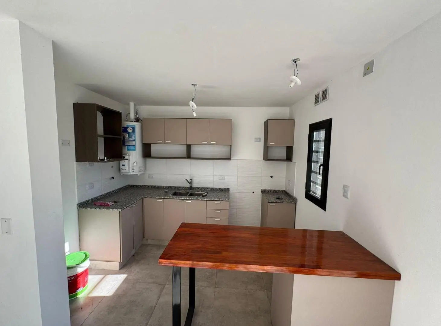 Duplex en Venta con renta. 3