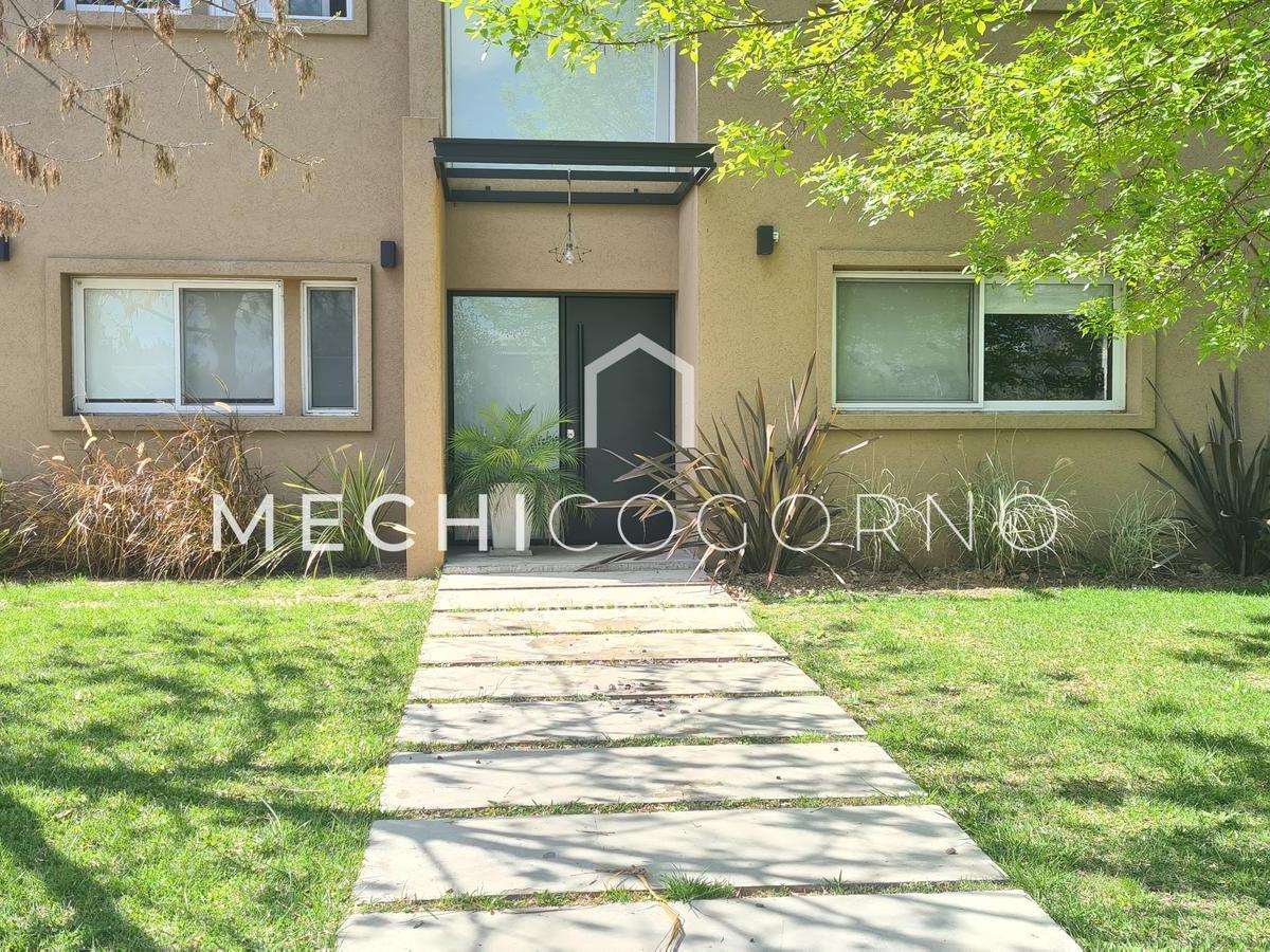 Casa 4 Dorm. Venta en La Comarca, Bancalari 1