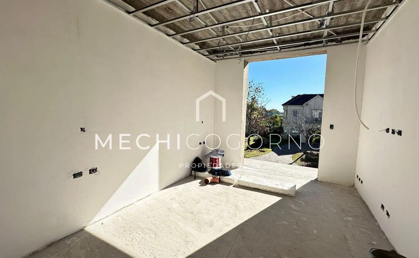 Casa en venta a la laguna 5 dormitorios en suite en Castores, Nordelta 5