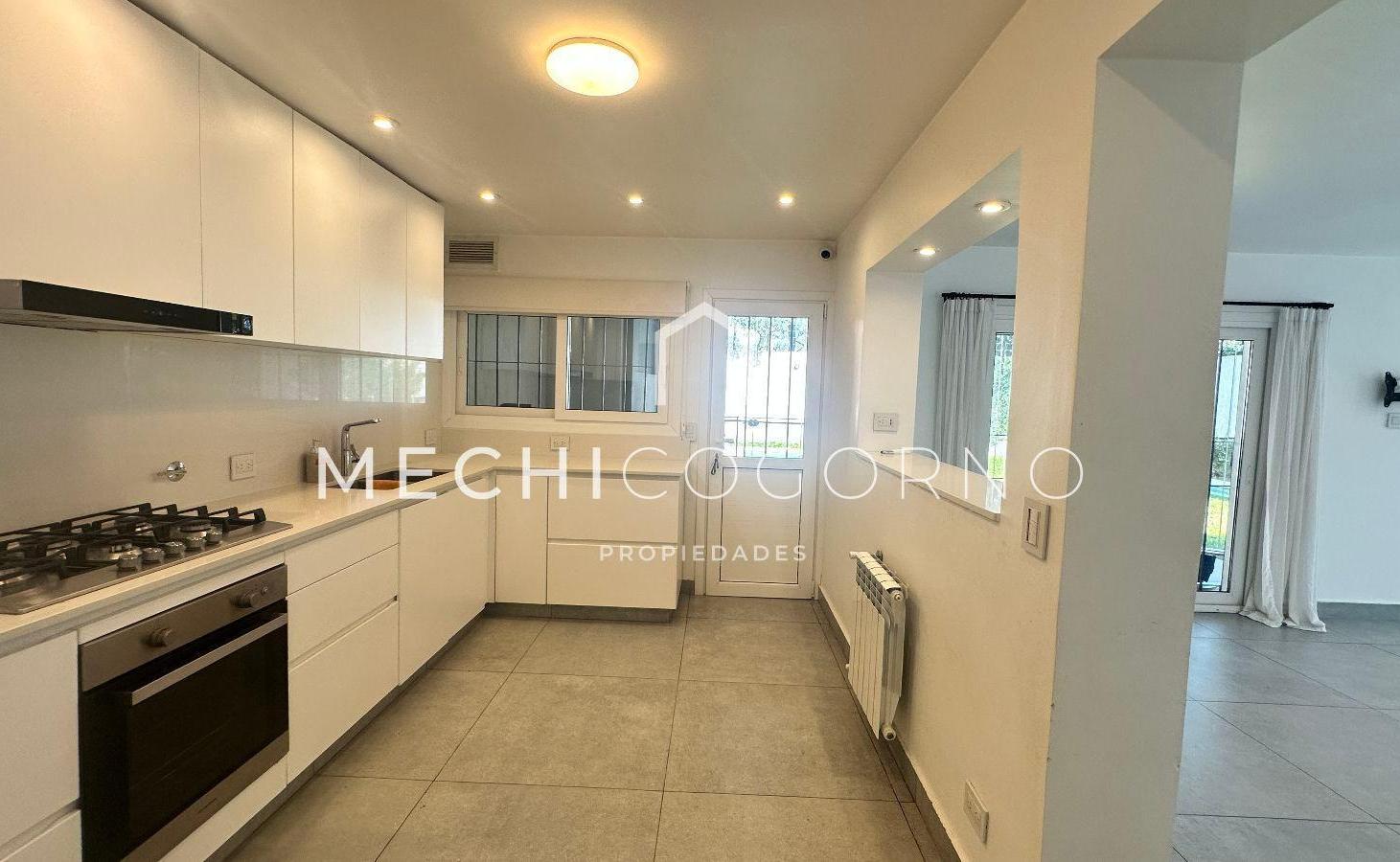 Foto de Casa en alquiler 3 dormitorios con pileta Beccar, imagen 2