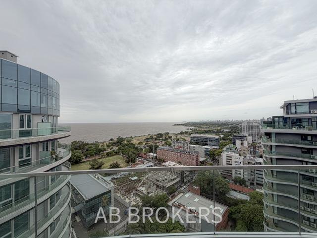 Triplex en Infinity Tower - 5 ambientes con dependencia - Full Amenities