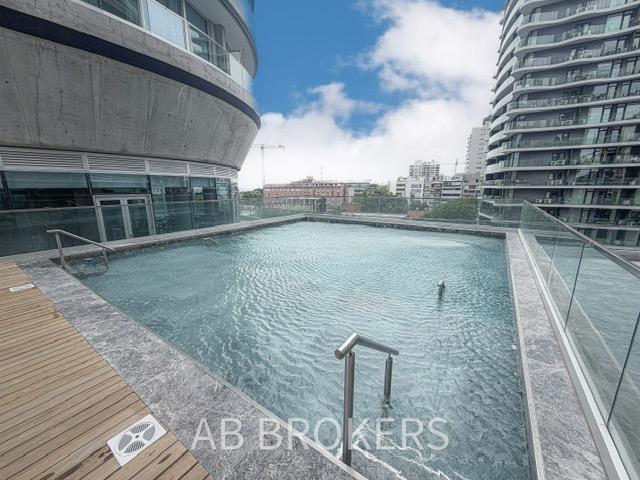 Triplex en Infinity Tower - 5 ambientes con dependencia - Full Amenities