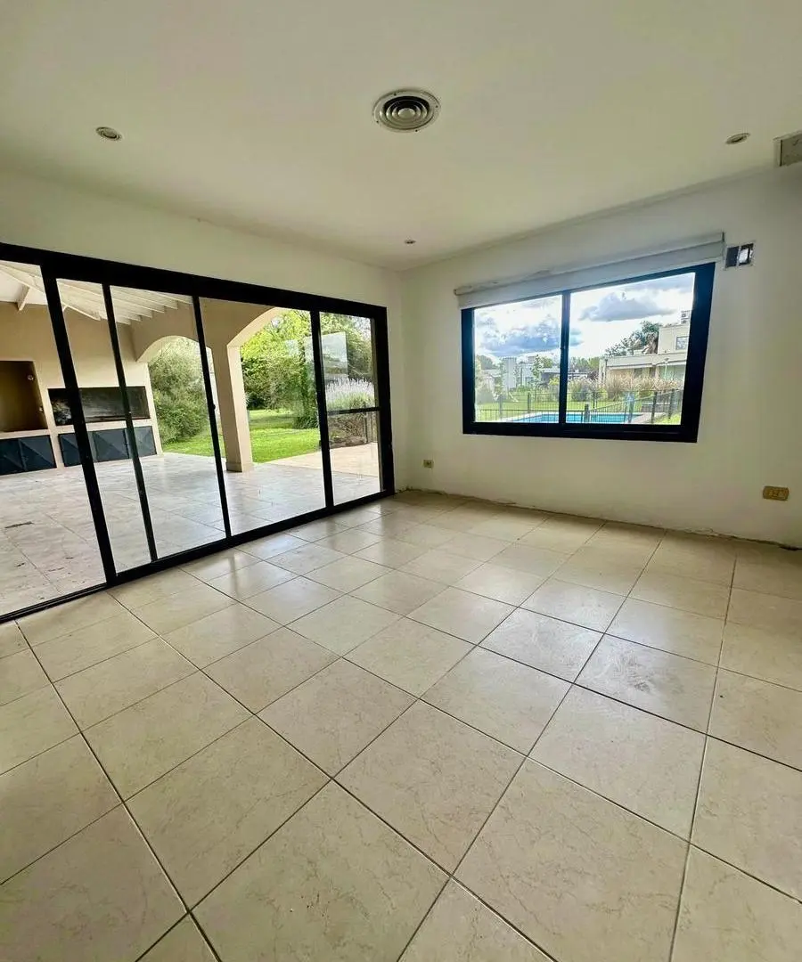 Casa 6 Amb c/ Piscina en El Nacional | APTO CRÉDITO | Mármol y Pinotea 3