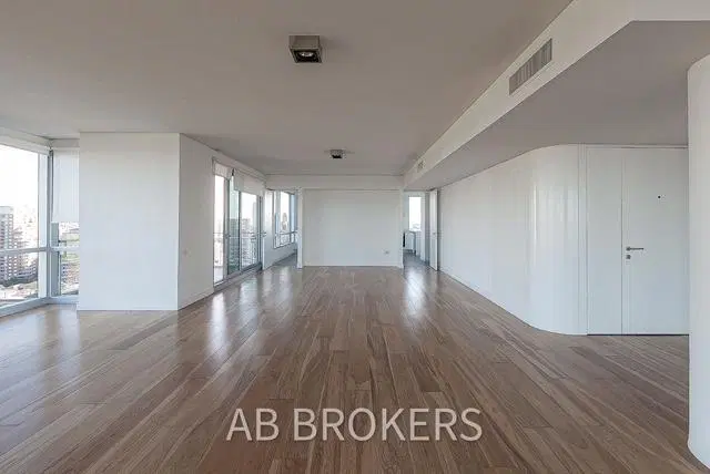 EXCELENTE 4 AMBIENTES CON VISTA EN COMPLEJO AL RIO. 4