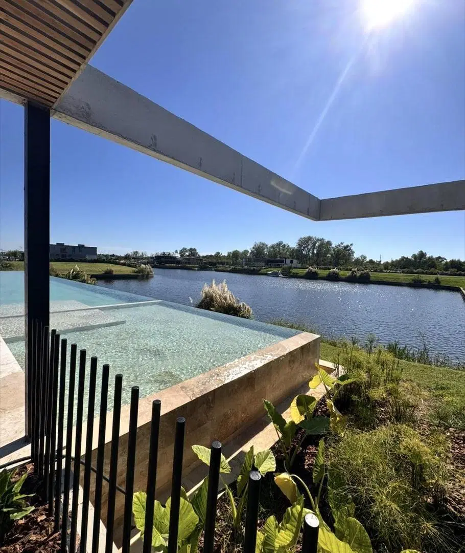 Lote con amarra en venta en Marinas H 3