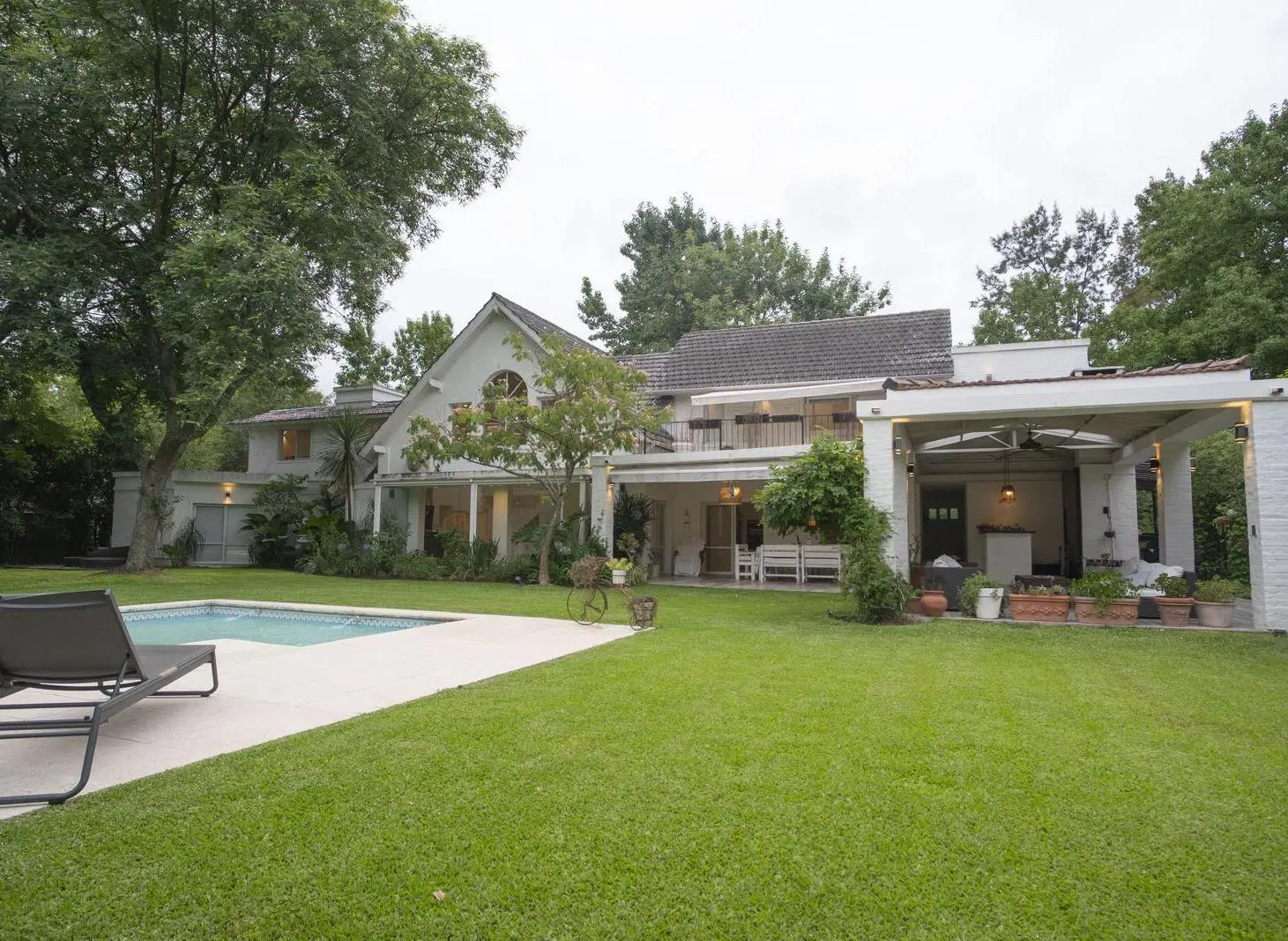 Venta Casa Mayling Pilar con 4 Dormitorios y Pileta 3