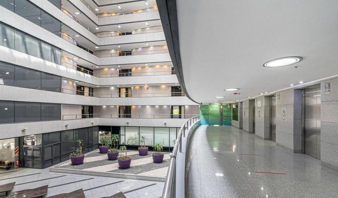 Foto de Venta - Alquiler. Oficinas 89 a 186 m² con luz natural – Manuela Sáenz, imagen 2