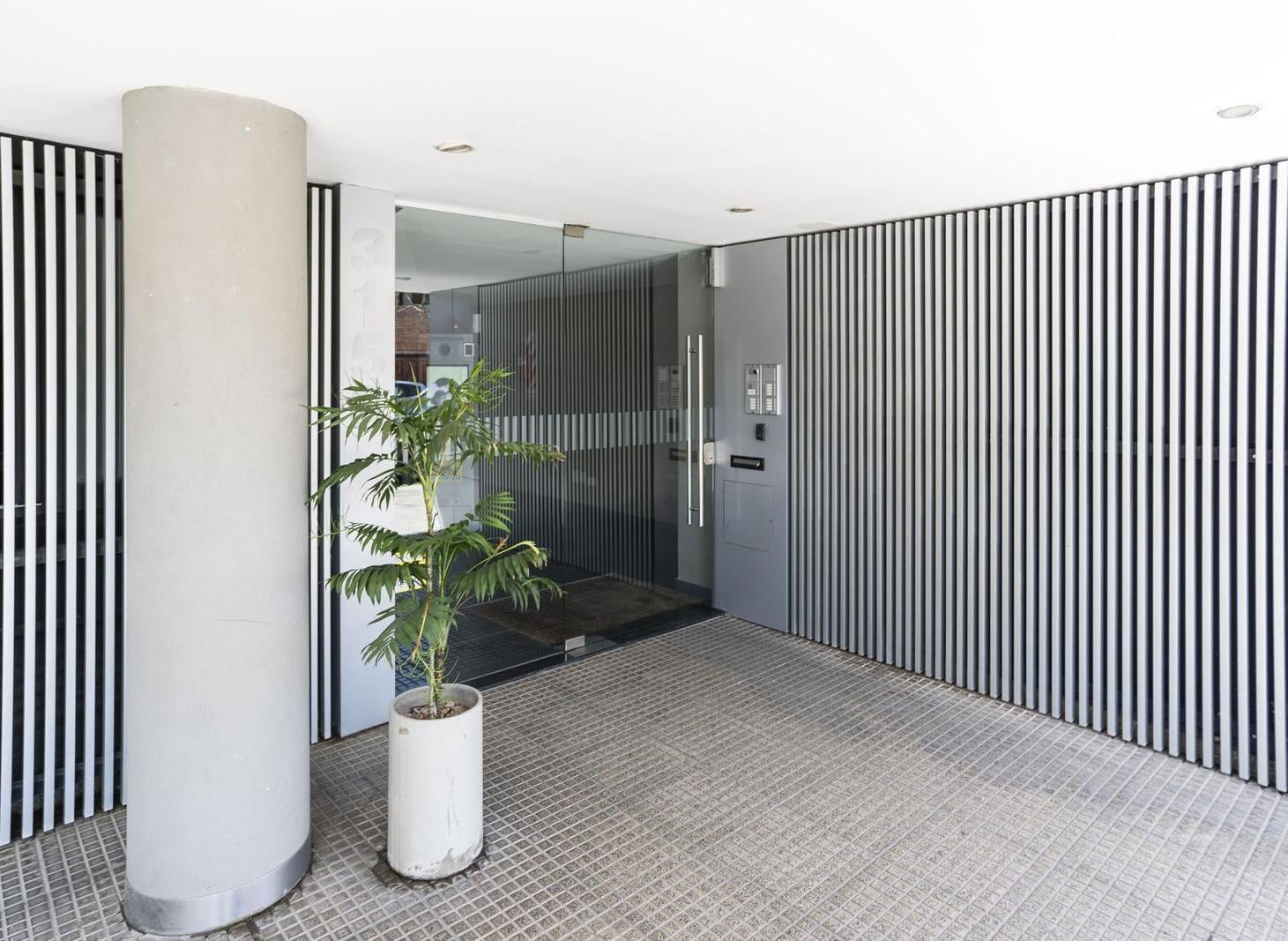Foto de Departamento de 5 ambientes con 2 cocheras — Belgrano R, Virrey Loreto, imagen 4