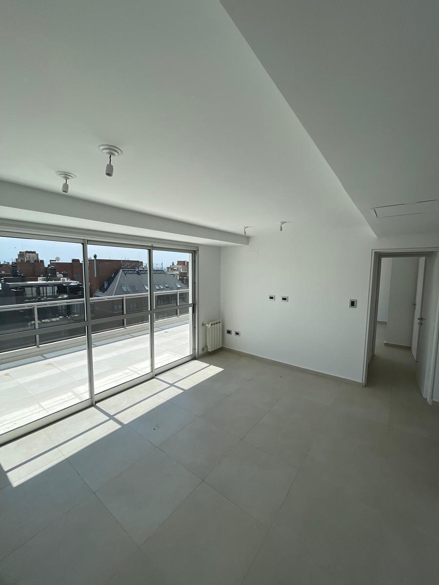 Depto de 1 Dormitorio con Amplio Living - Comedor. Frente 2