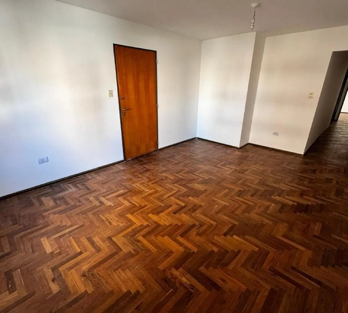 Vendo Departamento de 1 dormitorio sobre independencia a metros del Hospital Allende - Nueva Córdoba 2