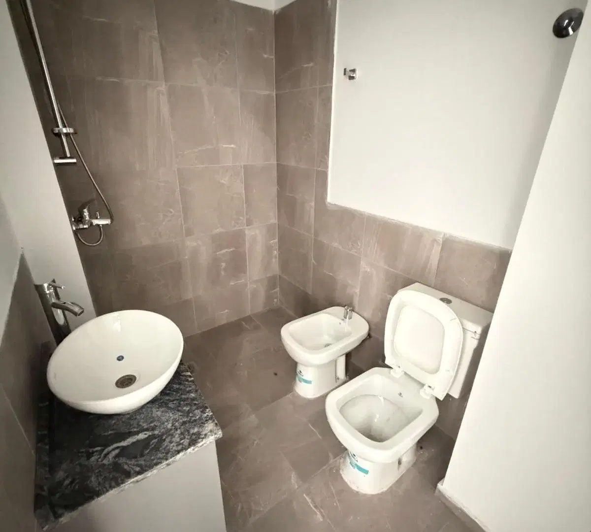 Alquilo departamento de 1 dormitorio a estrenar fructuoso rivera 139, casi esquina obispo trejo 4