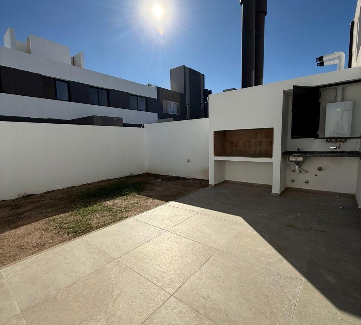 Alquilo duplex de 3 dormitorios a estrenar en Quebrada De Manantiales