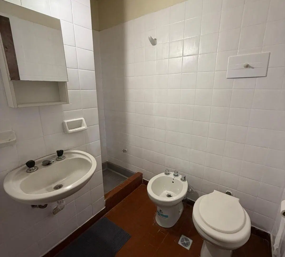 alquilo departamento de 1 dormitorio a cuadras del patio olmos 5