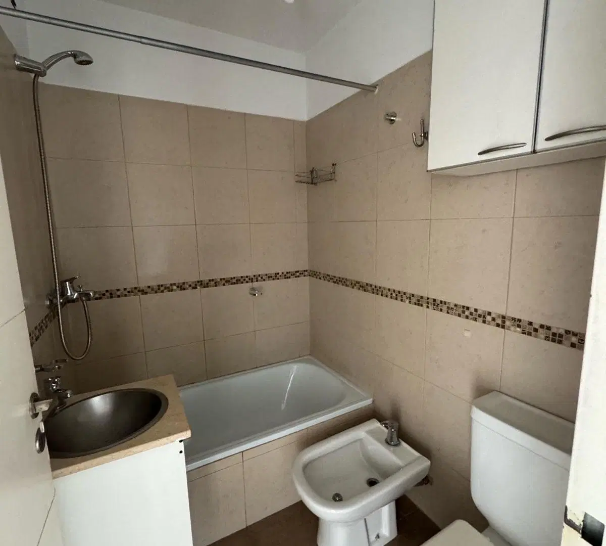 Alquilo departamento de 1 dormitorio y medio a metros de plaza españa en Nueva Cordoba 2