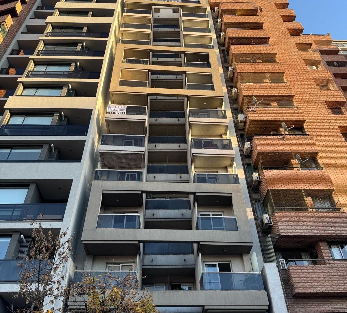 Alquilo departamento de 1 dormitorio en Bv Illia 50 casi esquina ituzaingo en Nueva Cordoba