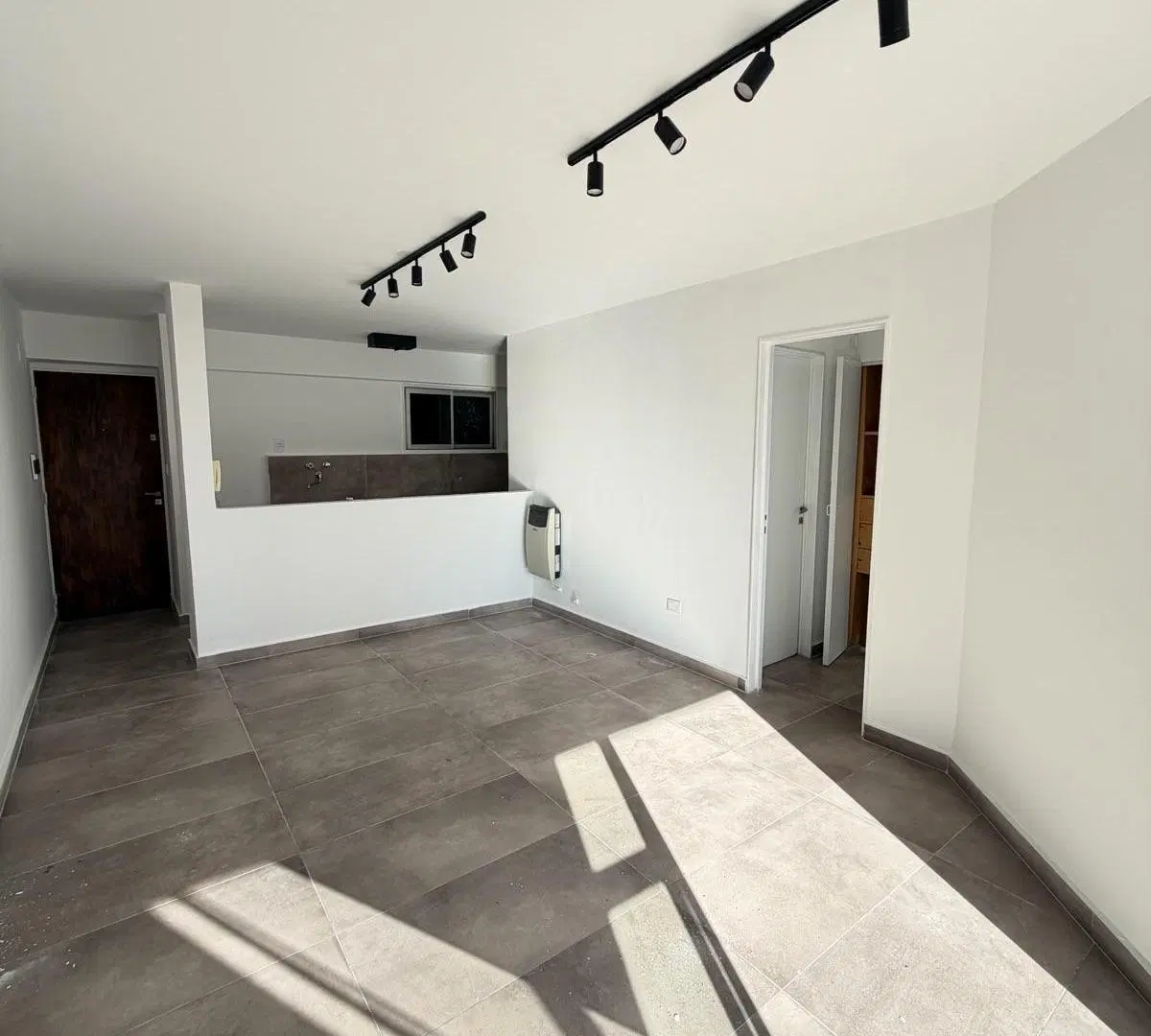 Vendo Departamento un dormitorio sobre Av Chacabuco a metros de Plaza España - Nueva Cordoba 5