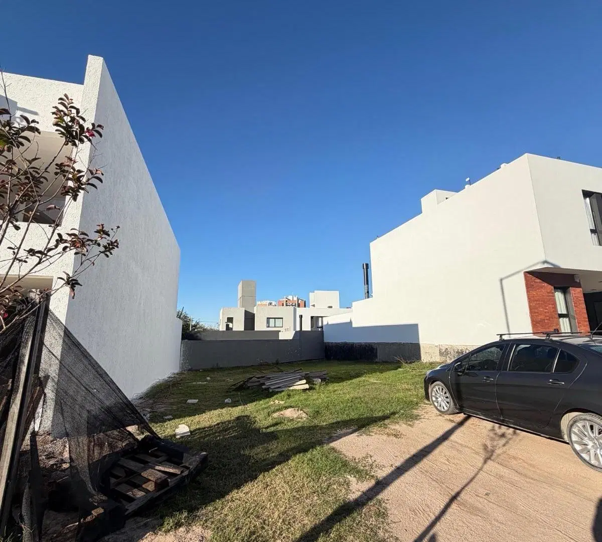Vendo lote en Miradores de Manantiales II 4