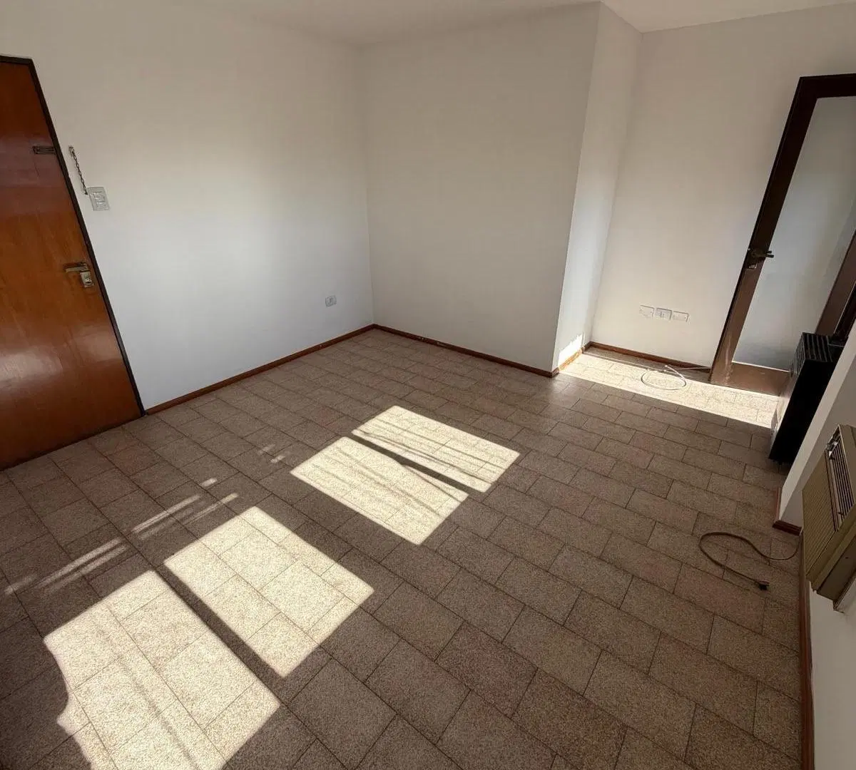 Alquilo departamento de 2 dormitorios en bv illia casi esquina chacabuco en Nueva Cordoba 4