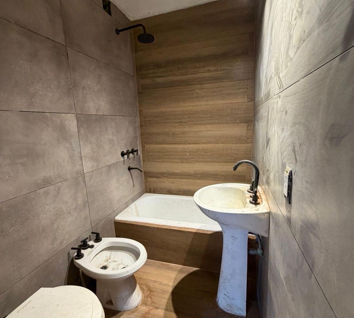 Departamento en venta en oportunidad de 2 dormitorios sobre Rondeau equina Bs As - Nueva Cordoba